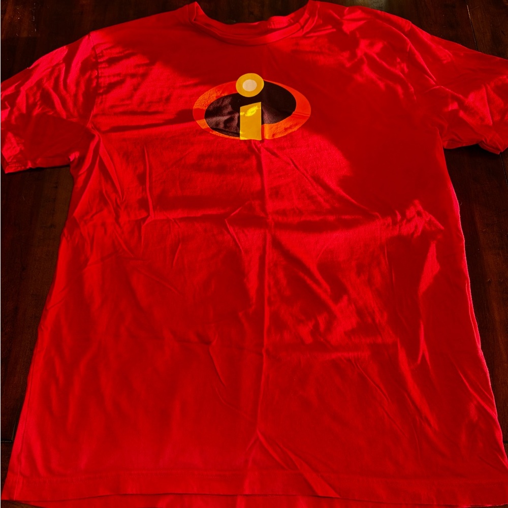 Official Disney Parks Incredibles T-shirt size XL